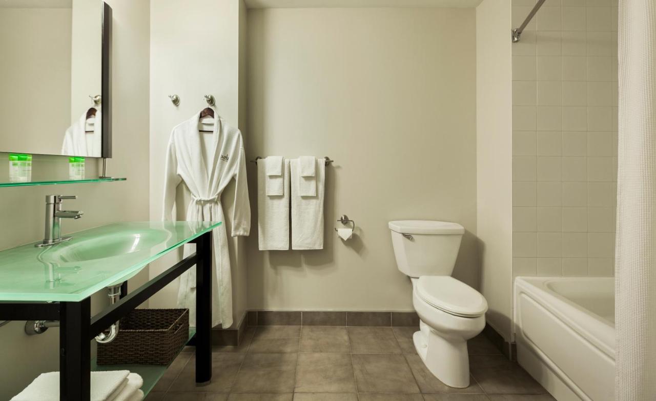 Imperia Hotel Et Suites Terrebonne Eksteriør bilde
