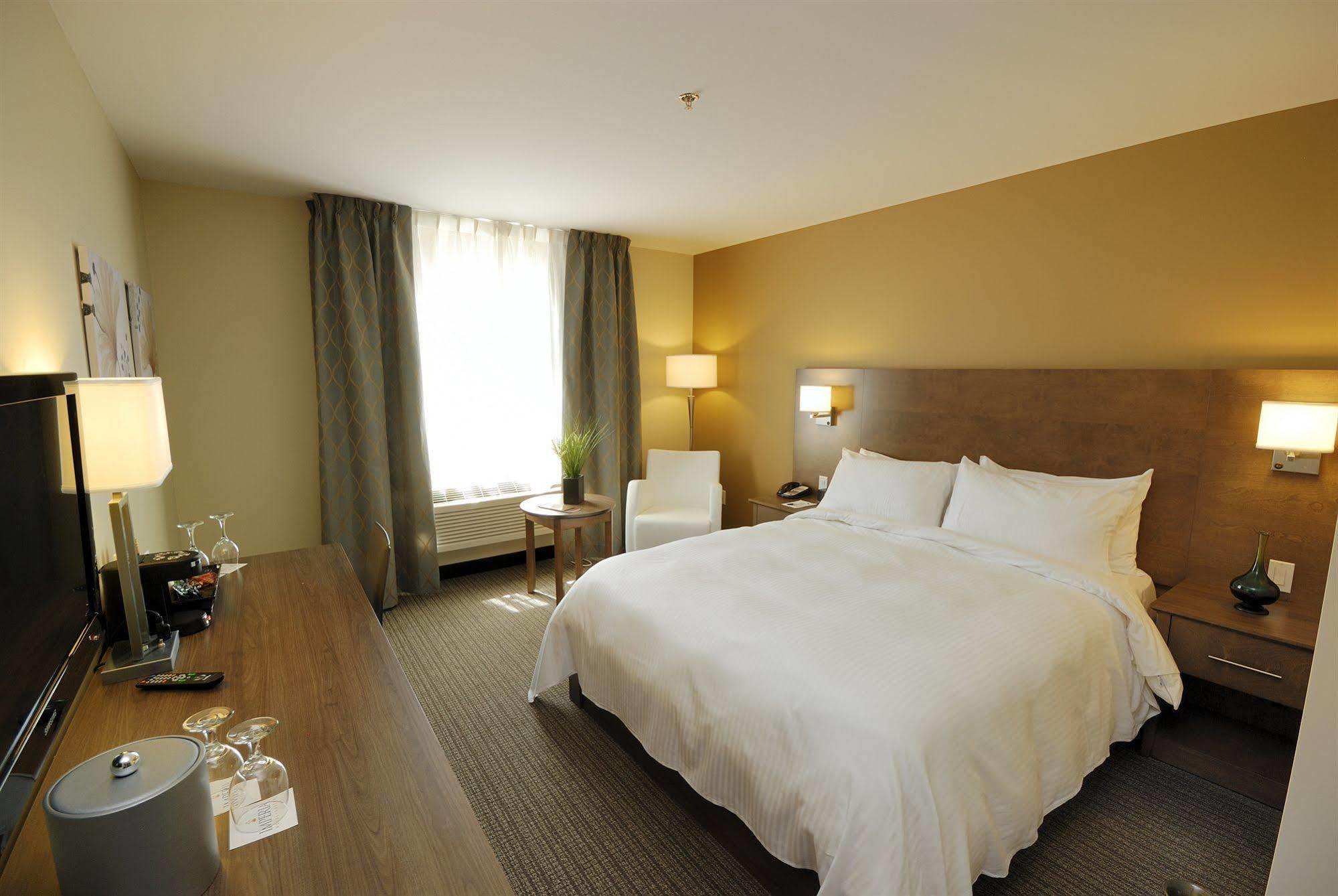 Imperia Hotel Et Suites Terrebonne Eksteriør bilde