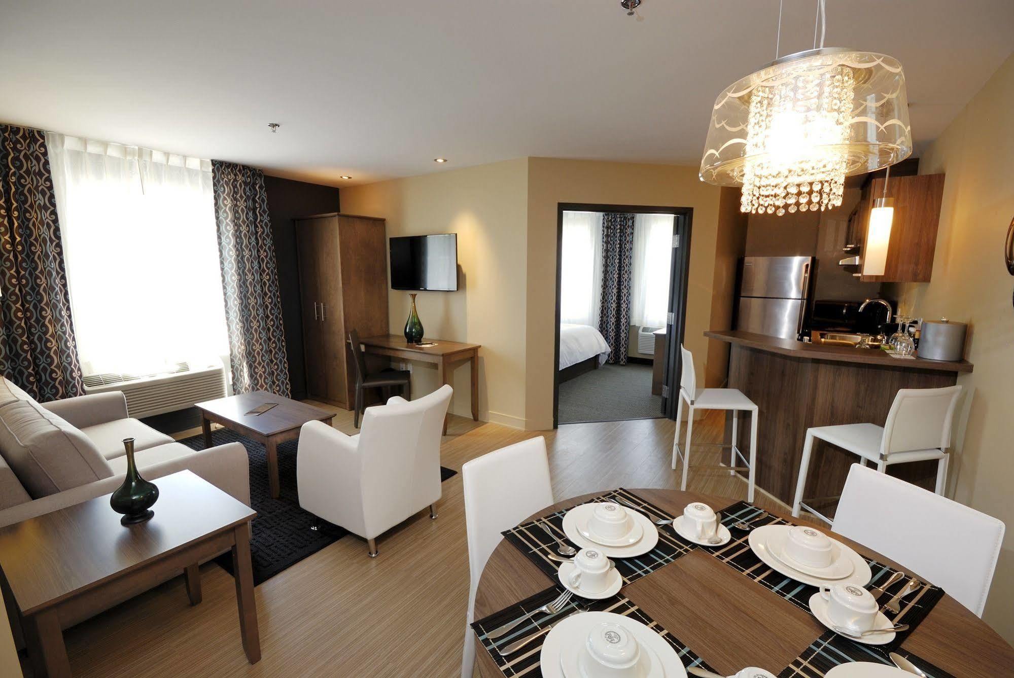 Imperia Hotel Et Suites Terrebonne Eksteriør bilde