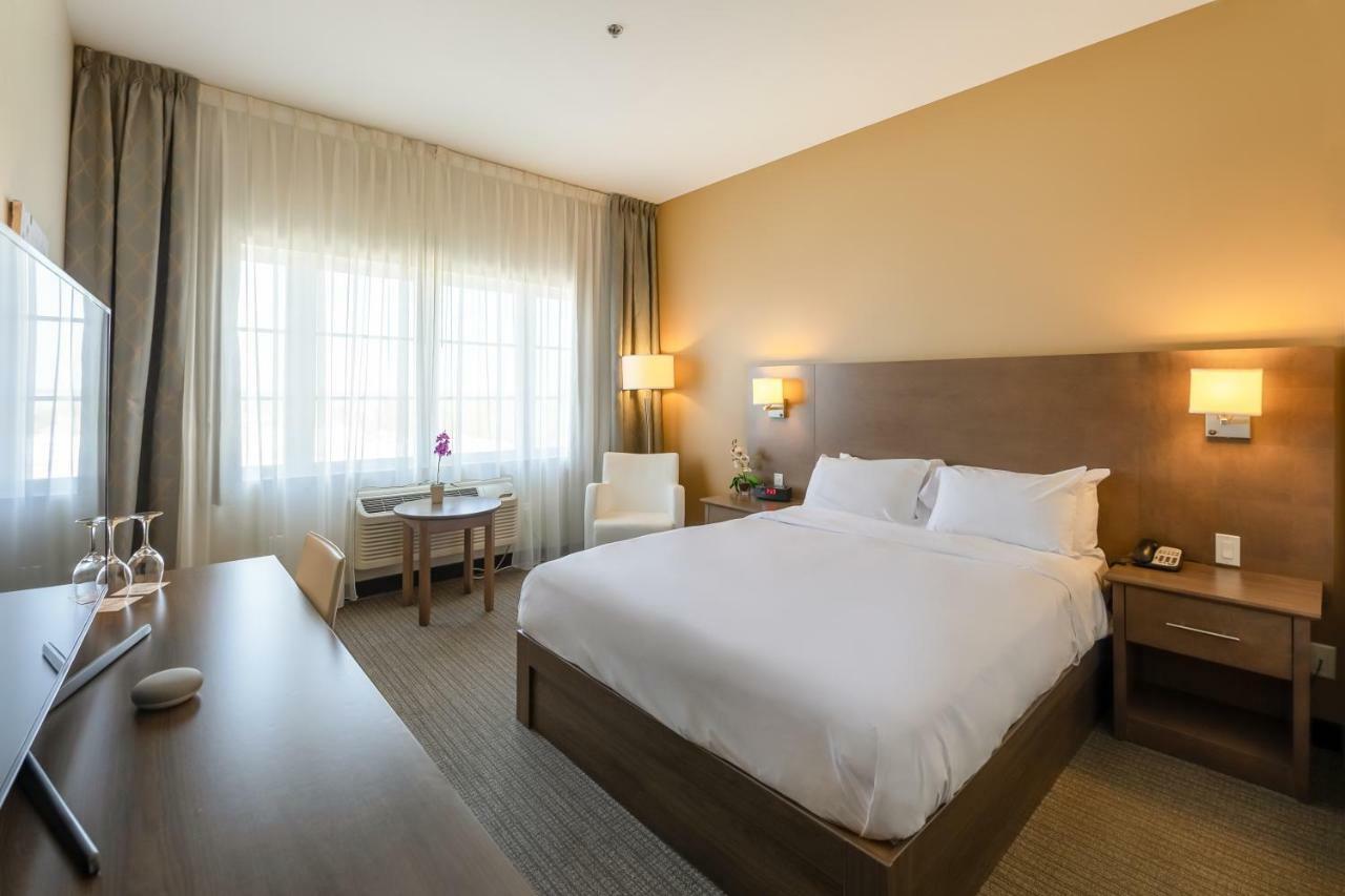 Imperia Hotel Et Suites Terrebonne Eksteriør bilde
