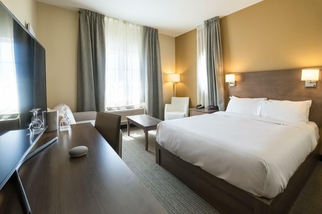 Imperia Hotel Et Suites Terrebonne Eksteriør bilde