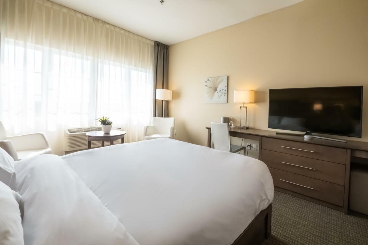 Imperia Hotel Et Suites Terrebonne Eksteriør bilde