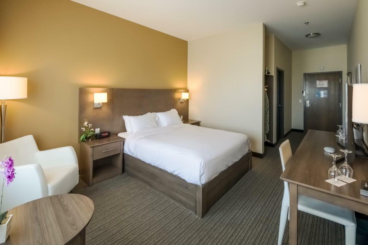 Imperia Hotel Et Suites Terrebonne Eksteriør bilde