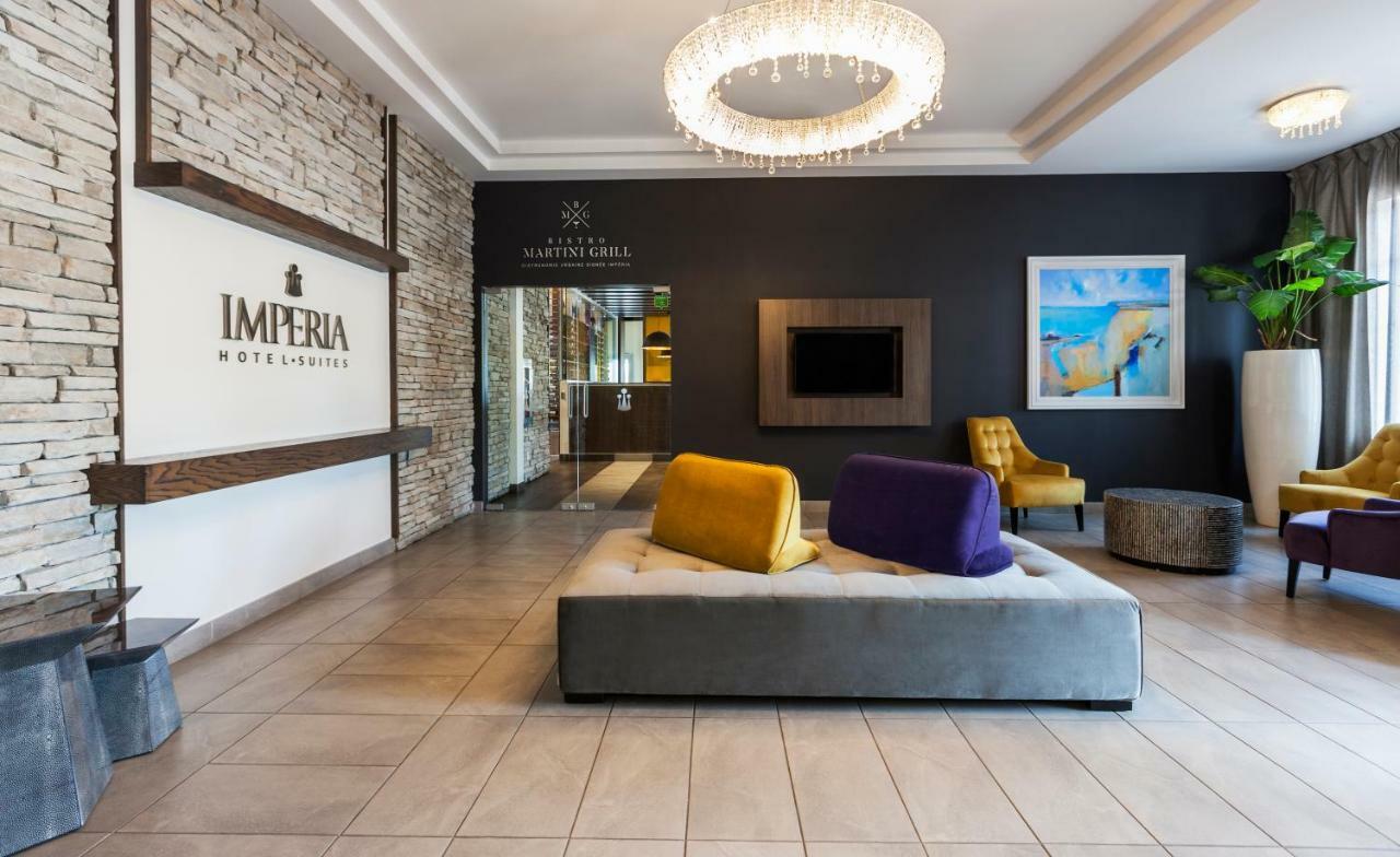 Imperia Hotel Et Suites Terrebonne Eksteriør bilde